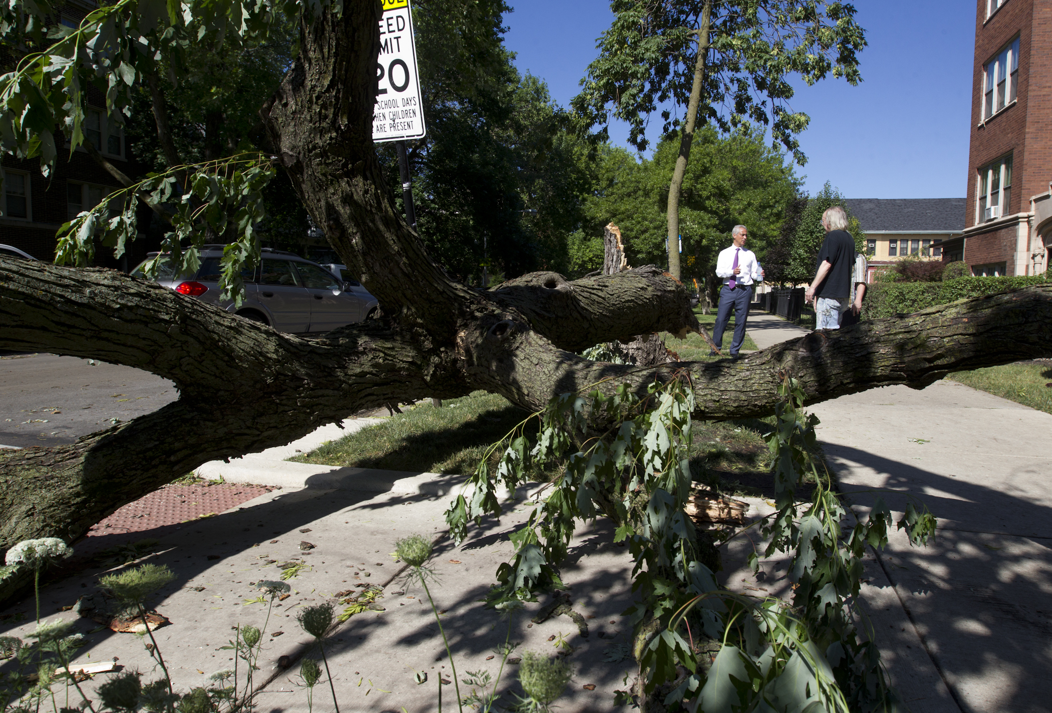 Mayor Emanuel Tours Storm Damage in Rogers Park